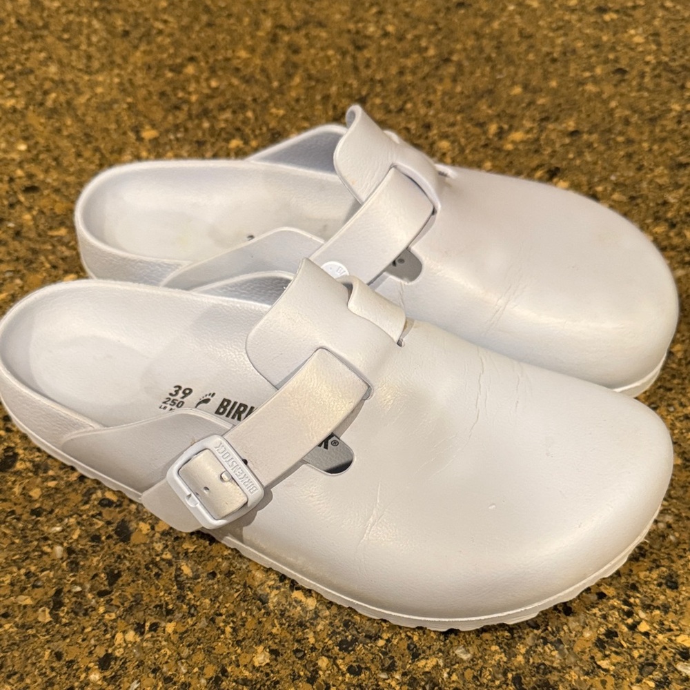 BIRKIES! Women’s 8. Great condition!